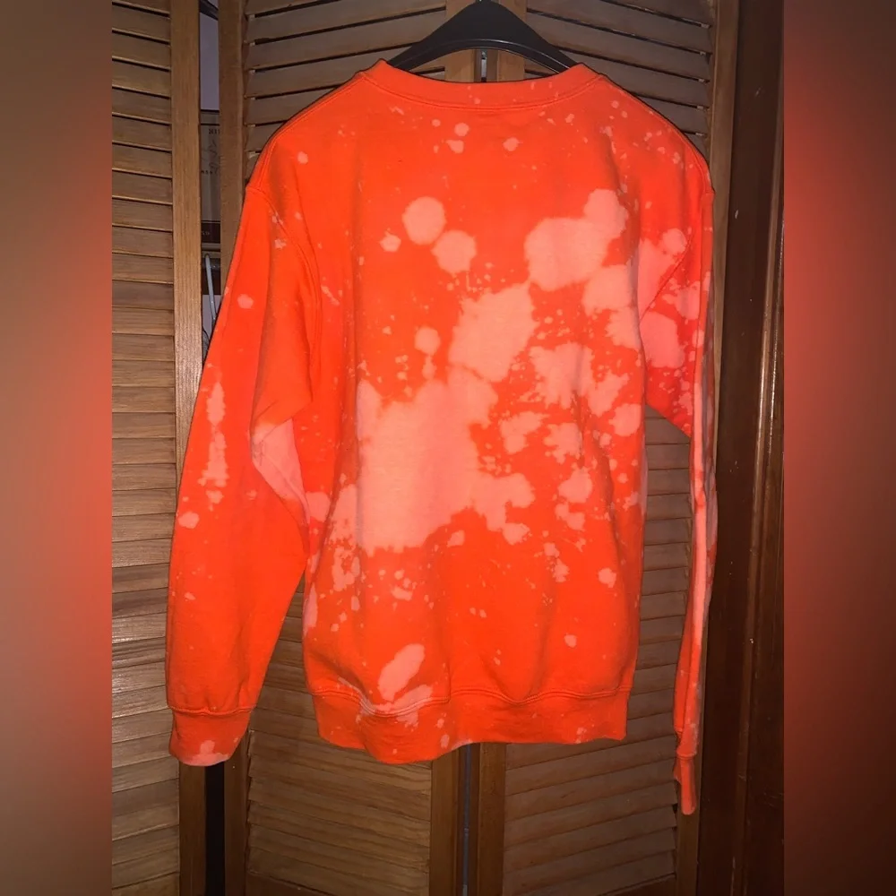 Hocus Pocus sweatshirt. 🧡🖤 - Picture 4 of 4